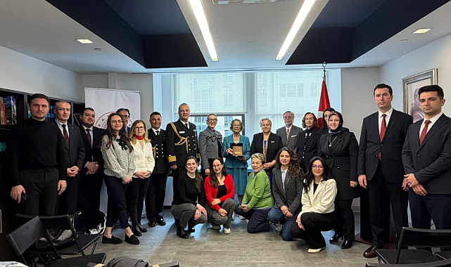 Dumlupınar adını uzayda yaşatan isme anı plaketi