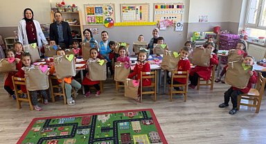 İscehisar'da Bayram Erken Geldi: 6 Köyde Minik Kalpler Güldü