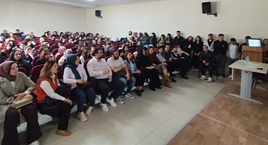 AFSÜ Atatürk SHMYO’da Mezunlar Öğrencilerle Buluştu