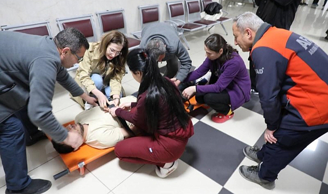AFSÜ Hastanesinde 200 personele afet ve acil durum müdahale eğitimi verildi