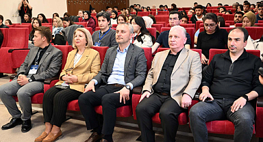 Afyonkarahisar AKÜ’de Kadın Girişimci Aynur Kocaman Öğrencilerle Buluştu