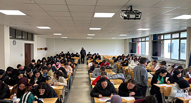 Afyonkarahisar AKÜSEM’den Kurumsal ve Perakende Eğitim Hamlesi