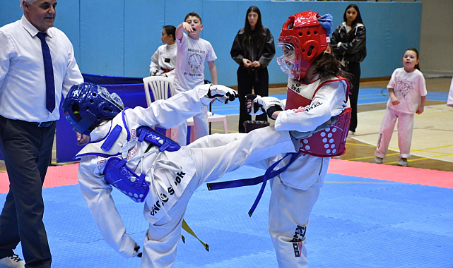 Afyonkarahisar’da 23 Nisan kapsamında düzenlenen spor müsabakaları tamamlandı