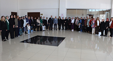 Afyonkarahisar’da AK Parti Kadın Kolları’ndan İGM Başkanı Mehmet Siper’e Tebrik Ziyareti