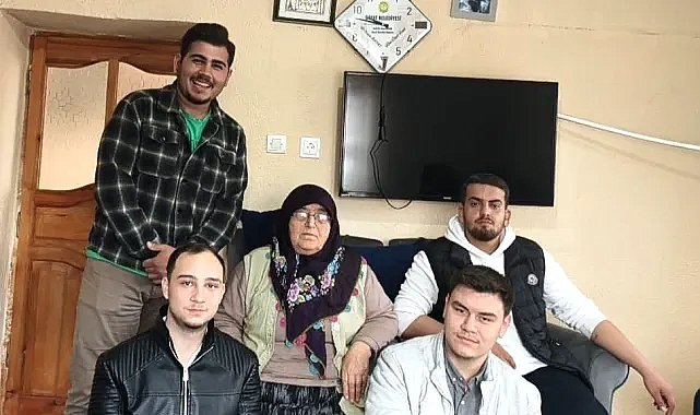 Afyonkarahisar’da Bayat Yurdu Öğrencilerinden Anlamlı Umre Ziyareti