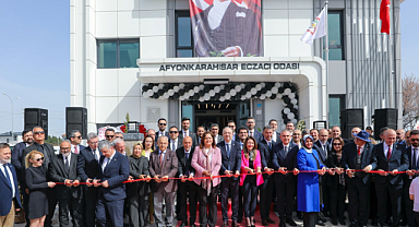 Afyonkarahisar’da Eczacı Odası’nın yeni binası açıldı, Eczacılar Parkı hizmete girdi