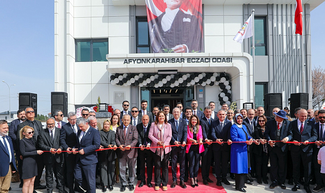 Afyonkarahisar’da Eczacı Odası’nın yeni binası açıldı, Eczacılar Parkı hizmete girdi