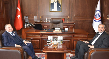 Afyonkarahisar'da Veysel Eroğlu'ndan AFSÜ ziyareti: Üniversitenin ihtiyaçları masaya yatırıldı