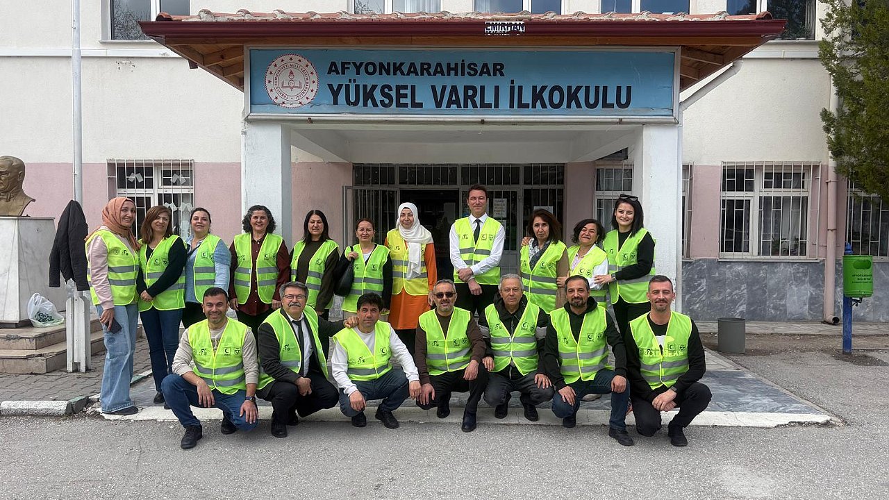 Afyonkarahisar'da Yüksel Varlı İlkokulu Sağlıklı Yaşam Ligi'nde Öne Çıktı