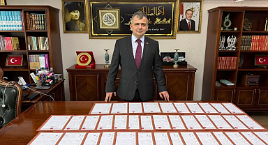 Afyonkarahisar Emirdağ’da Cumhuriyet İş Merkezi’ndeki 38 iş yeri belediyeye devredildi