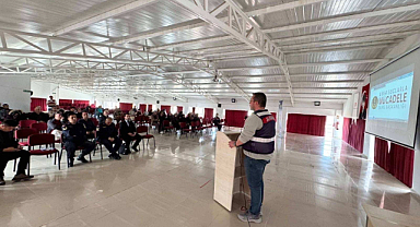 Afyonkarahisar Evciler’de jandarmadan siber güvenlik eğitimi