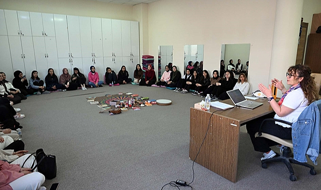 AKÜ Afyon MYO’da Masal Anlatıcılığı Etkinliğiyle Uygulamalı Eğitim Verildi