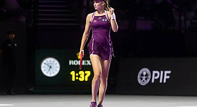 Rybakina, Avustralya Açık Finalinde Sabalenka’yı Farklı Geçerek Şampiyonluğa Ulaştı