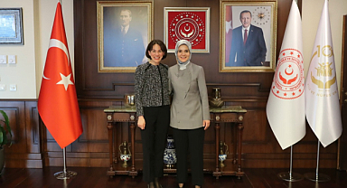 Bakan Göktaş, SosyalBen Vakfı ile çocuklara yönelik çalışmaları görüştü