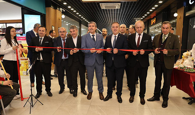 Dinar Fen Lisesi Öğrencilerinin Resim Sergisi İYAŞ AVM’de Ziyarete Açıldı