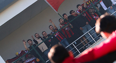 Eskişehirspor, Balıkesirspor maçı hazırlıklarını taraftar desteğiyle sürdürdü