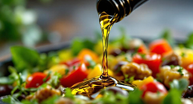 Soğuk Sıkım Zeytinyağı Nedir? Farkı ve Faydaları Nelerdir?