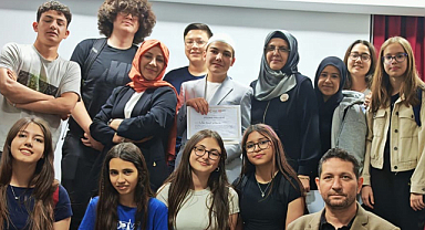 Afyon Lisesi öğrencisi Kur’an-ı Kerim’i Güzel Okuma Yarışması’nda il birincisi oldu