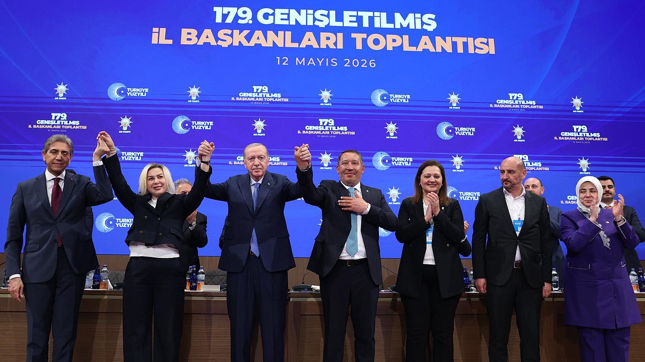 Afyonkarahisar Belediye Başkanı Burcu Köksal, AK Parti'ye katıldı