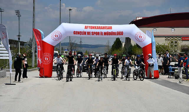 Afyonkarahisar'da Okul Sporları Bisiklet Yarışları Tamamlandı