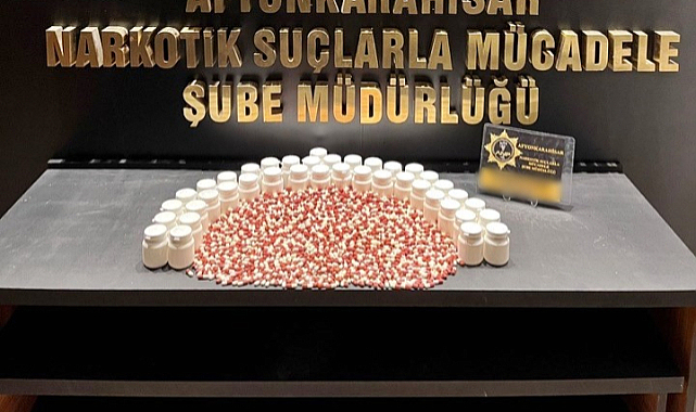 Afyonkarahisar'da Şüpheli Araçta Binlerce Sentetik Ecza Ele Geçirildi