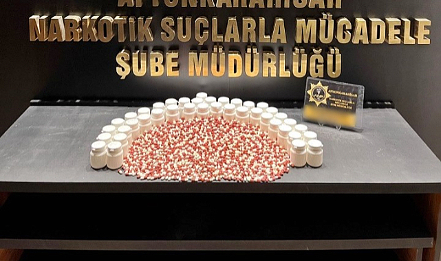 Afyonkarahisar'da Şüpheli Araçta Binlerce Sentetik Ecza Ele Geçirildi