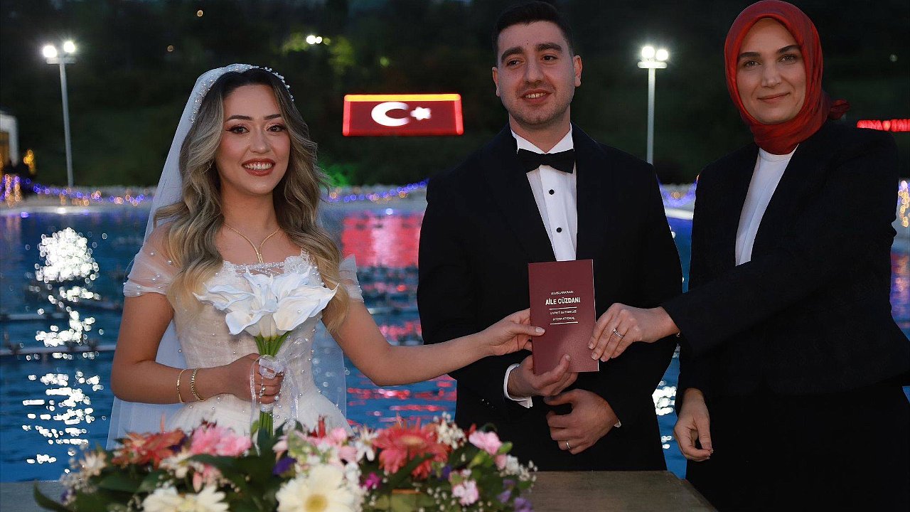 Afyonkarahisar eski valisi nikah şahitliği yaptı