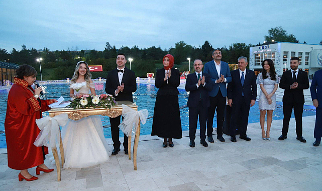 Afyonkarahisar eski valisi nikah şahitliği yaptı