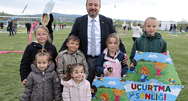 Afyonkarahisar Sandıklı'da Hıdırellez Coşkusu Uçurtma Şenliğiyle Kutlandı
