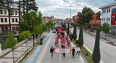 Bolvadin’de 19 Mayıs Gençlik Yürüyüşü yoğun katılımla yapıldı