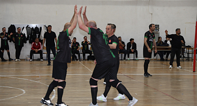 Dinar’da 19 Mayıs Kurumlar Arası Voleybol Turnuvası tamamlandı