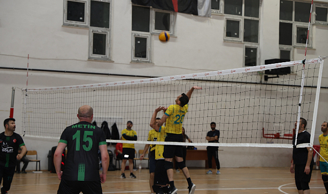 Dinar’da 19 Mayıs Kurumlar Arası Voleybol Turnuvası tamamlandı