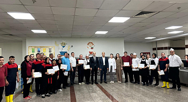Afyon Devlet Hastanesi’nde Mutfak Personeline Teşekkür Edildi
