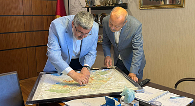 AK Parti'li Ali Özkaya, hac dönüşü Mehmet Taytak'ı ziyaret etti