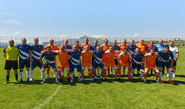 AKÜ Personel Futbol Takımı Yarı Finalde