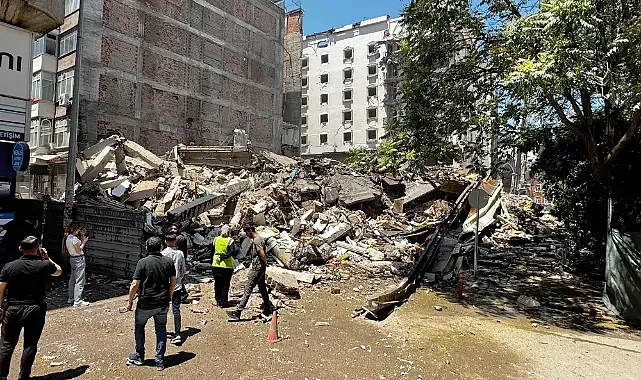 Çakmak Otel yıkımı çevredeki iş yerlerini etkiledi