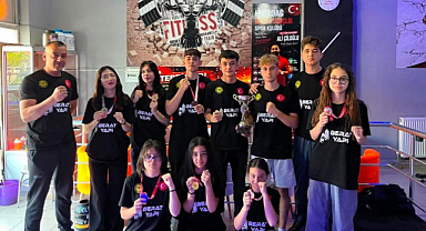 Emirdağlı Muaythai Sporcularından Akhisar’da 12 Madalyalık Başarı