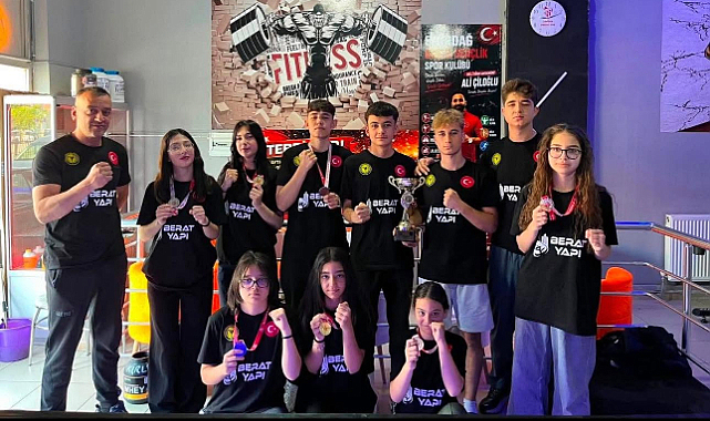 Emirdağlı Muaythai Sporcularından Akhisar’da 12 Madalyalık Başarı