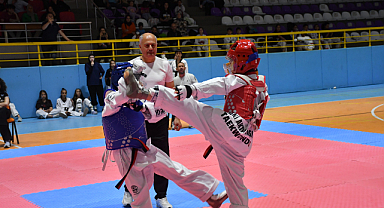 Minik sporcular madalya için tatamiye çıktı