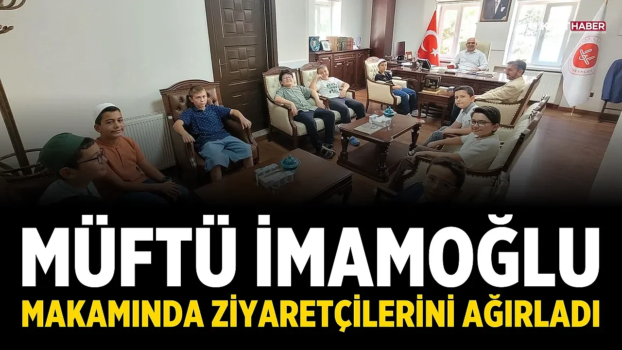Müftü İmamoğlu makamında ziyaretçilerini ağırladı