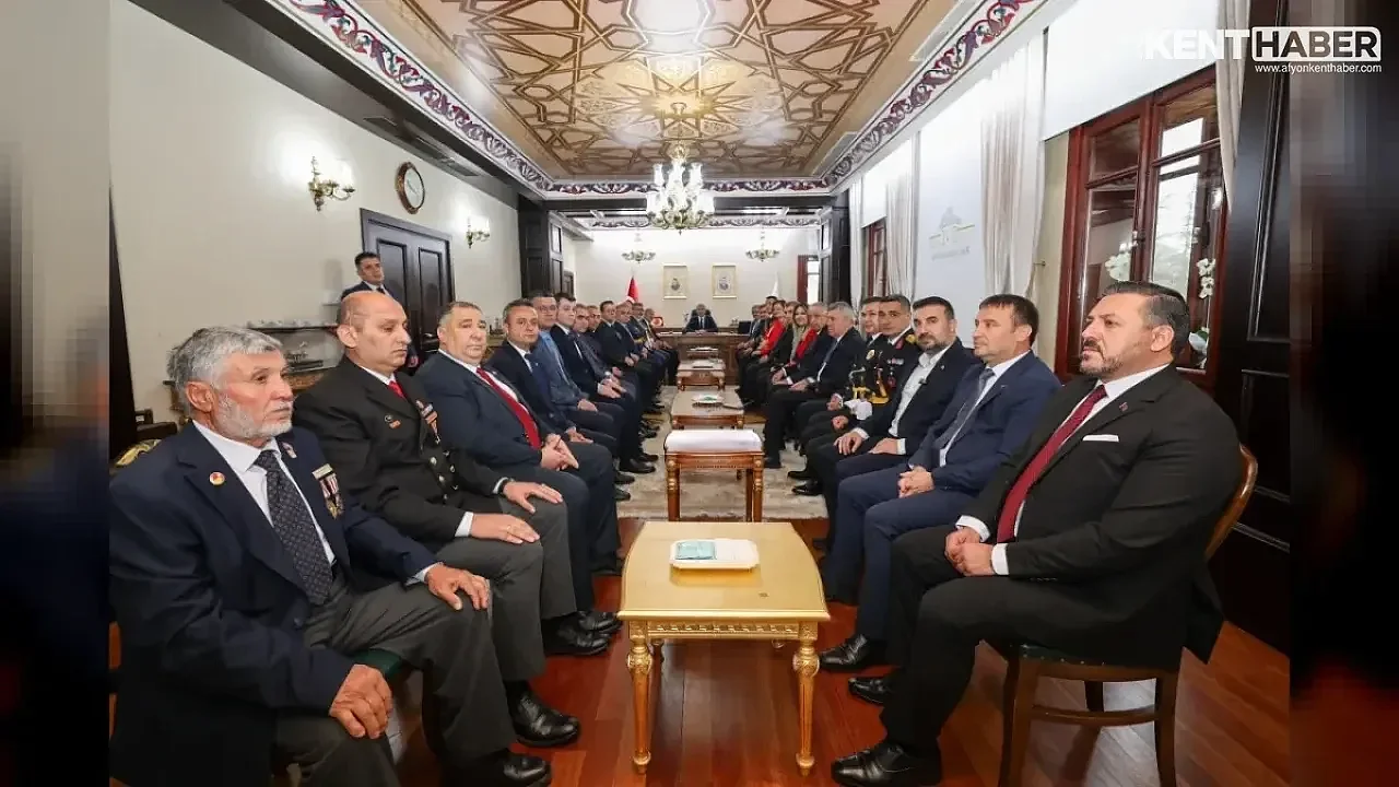 Afyonkarahisar'da Cumhuriyet'in 103. Yılında Tebrikat Töreni Düzenlendi
