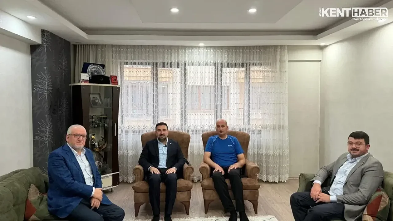 Özgür Kavak'tan İsmail Kumartaşlı'ya Geçmiş Olsun Ziyareti