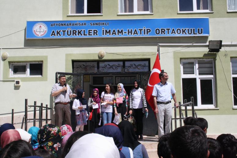 Aktürkler İmam Hatip Ortaokulu ilk mezunlarını verdi 