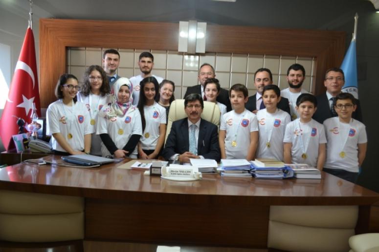 “Afyonkarahisar’ın Genç Mucitleri Bilim Kahramanları ile Buluştu”