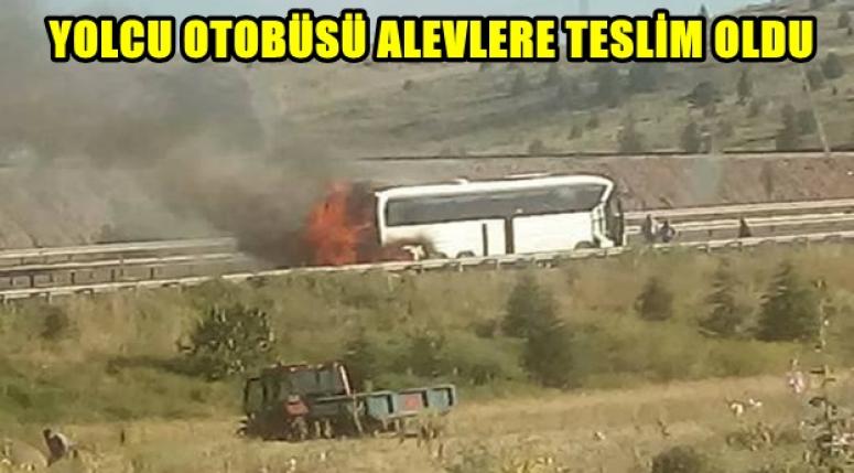 AFYON'DA YOLCU OTOBÜSÜ ALEVLERE TESLİM OLDU