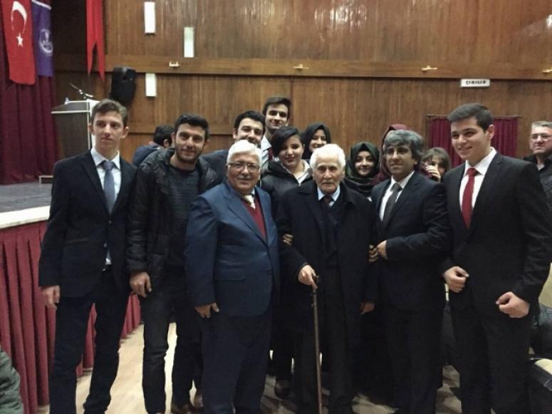 Afyon'da düzenlenen şiir şöleni büyük beğeni topladı