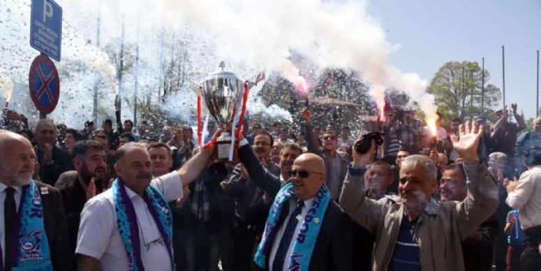 AFYON VOLEYBOL TAKIMIMIZ AFYON´DA KUPASINI KALDIRDI !!!