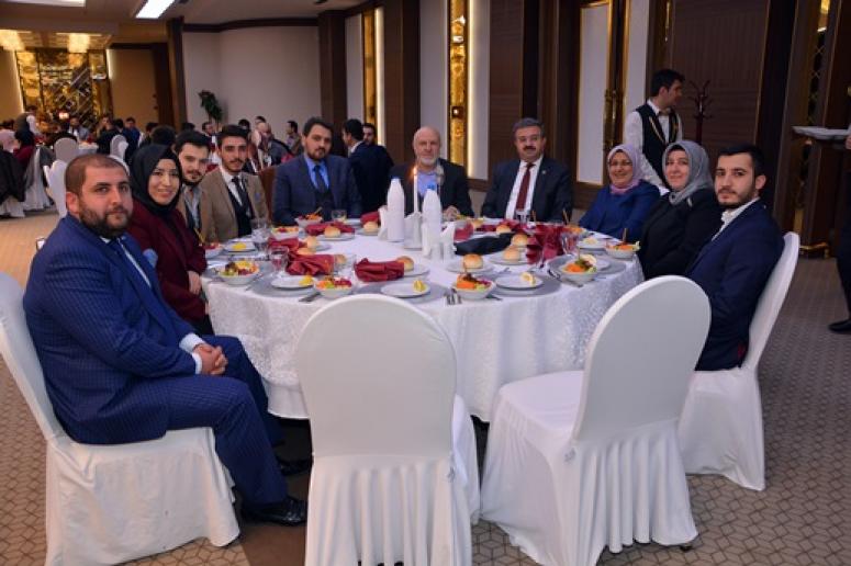 YURDUNUSEVEN, GENÇLİK KOLLARI’NIN VEDA YEMEĞİNE KATILDI