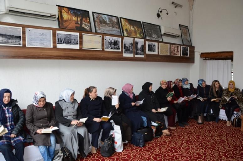 AFYON AK PARTİ KADIN KOLLARI BAŞKANLIĞI TARAFINDAN KİTAP OKUMA ETKİNLİĞİ DÜZENLENDİ