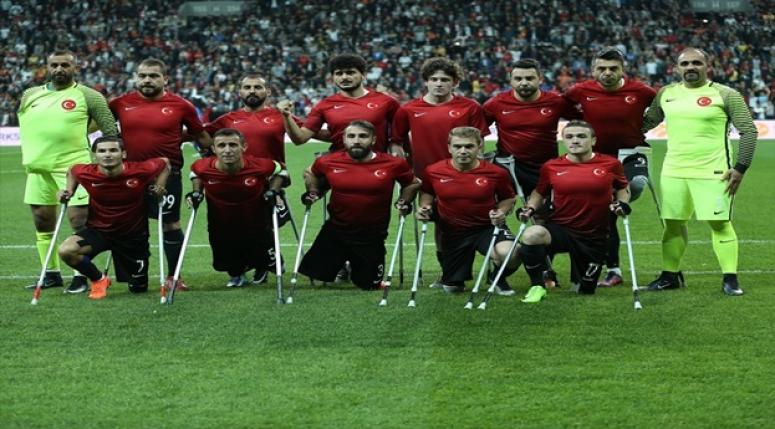 Milletvekili Özkal, el ele verirsek her engeli aşarız
